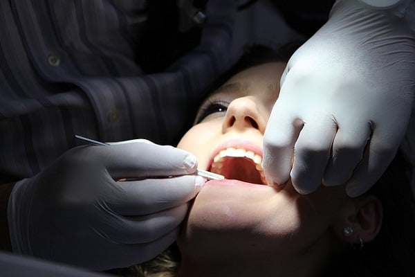 Complications Associated with Supernumerary Teeth