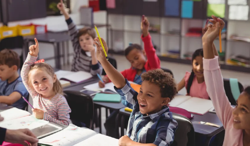 Brillia Helped Child During Class
