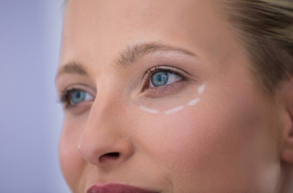 patient before upper blepharoplasty surgery