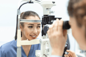 Who May Benefit From WaveLight Plus Ray-Tracing LASIK? Patient undergoing ray-tracing LASIK evaluation using detailed eye imaging and personalized treatment planning.